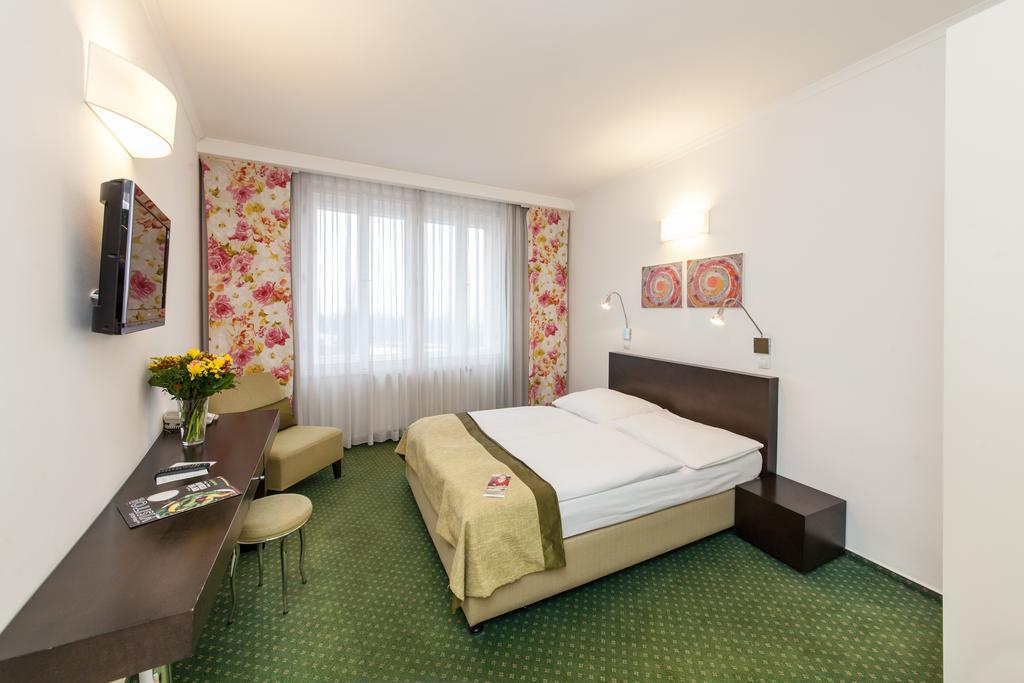Hotel Vitkov Prague Exterior photo