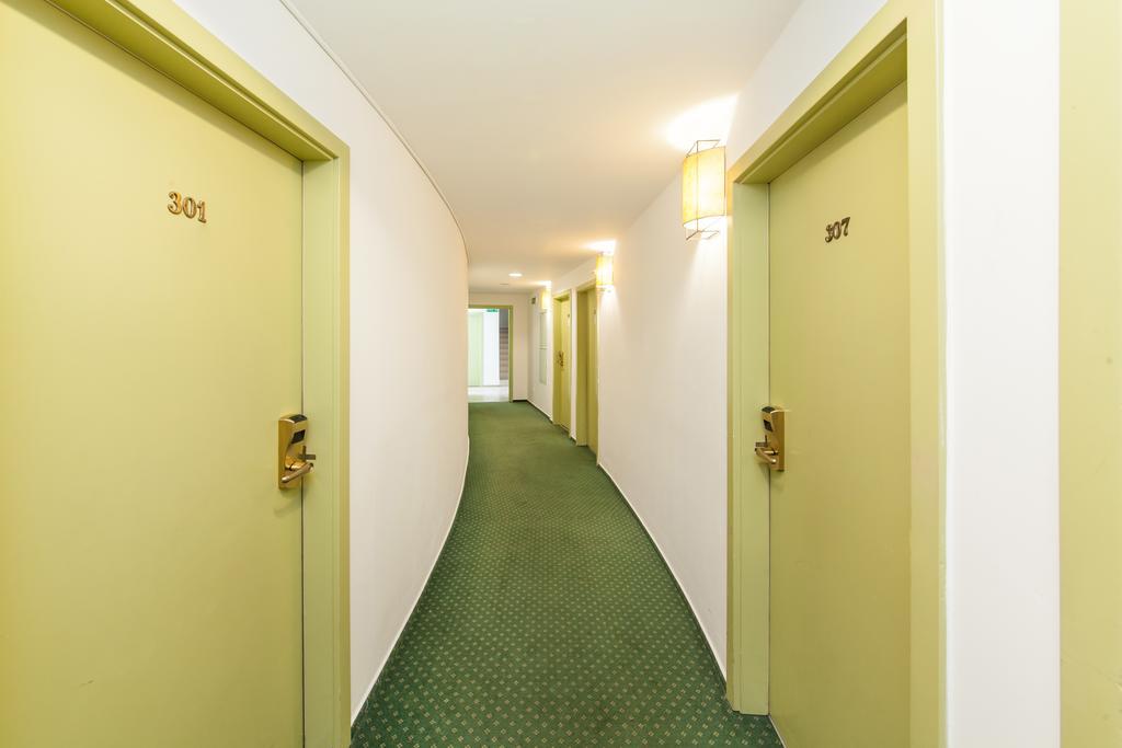 Hotel Vitkov Prague Exterior photo