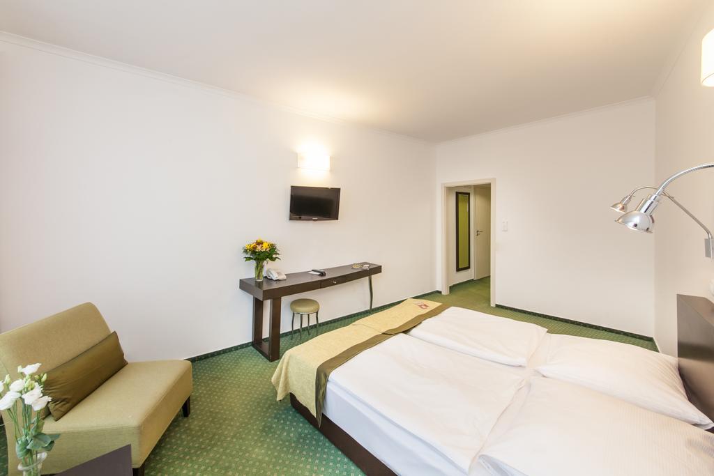 Hotel Vitkov Prague Exterior photo