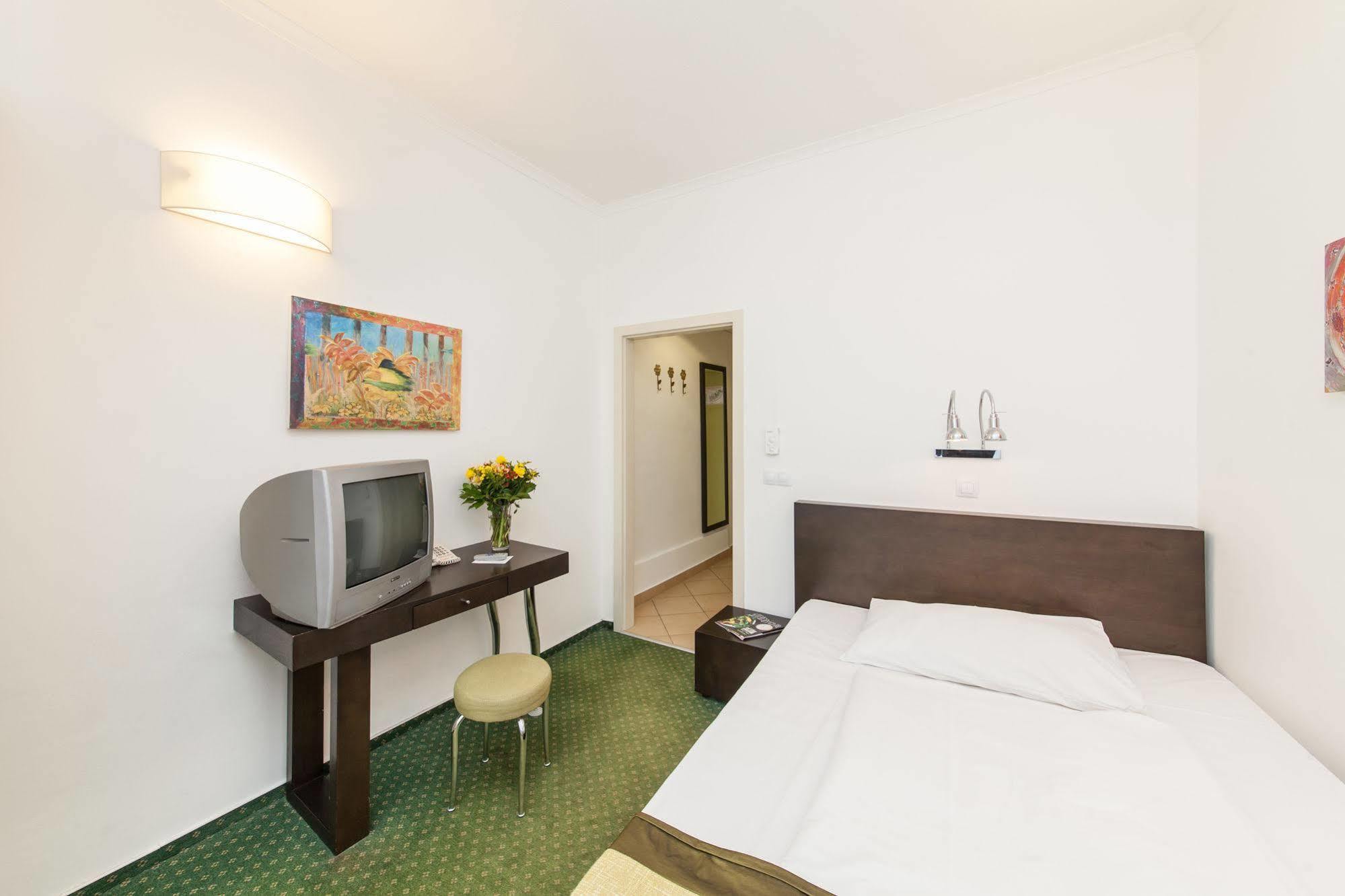 Hotel Vitkov Prague Exterior photo