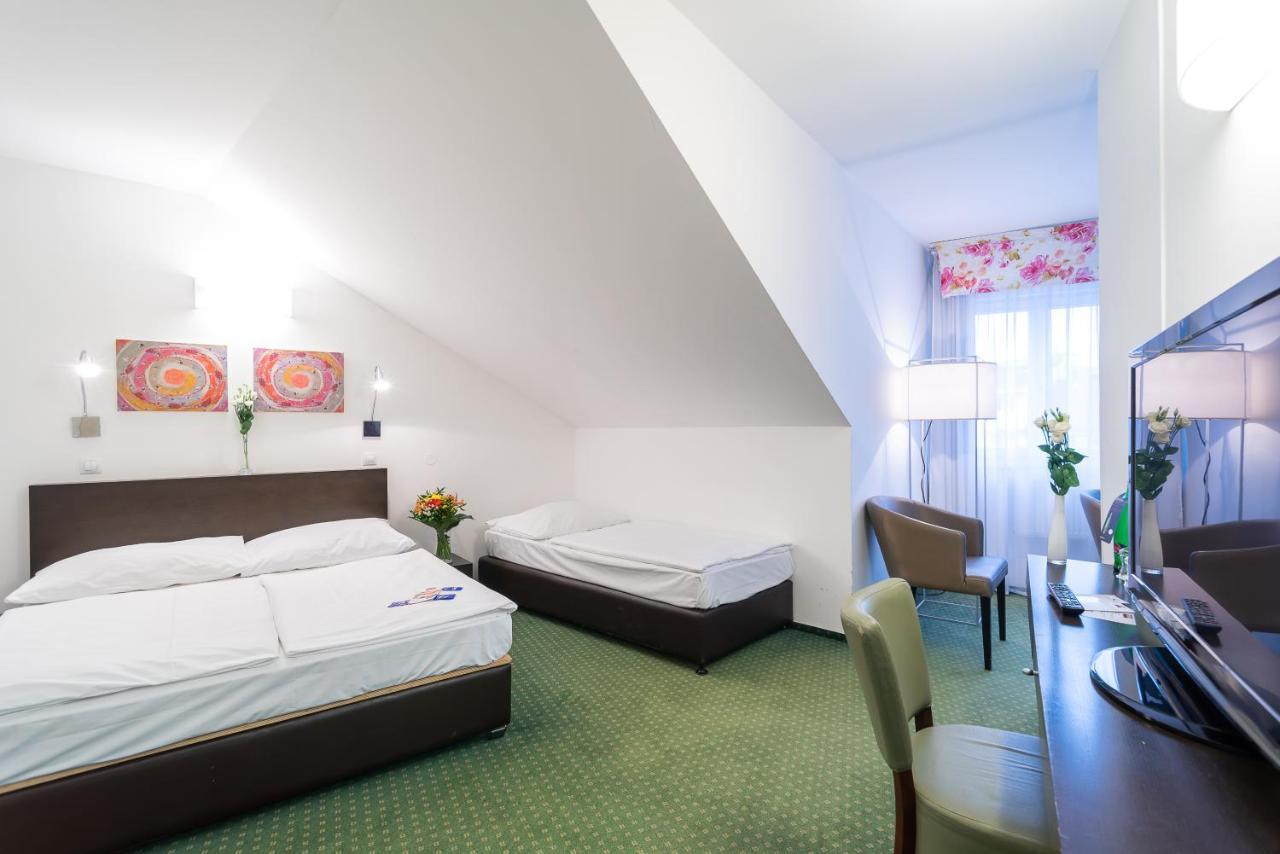 Hotel Vitkov Prague Exterior photo