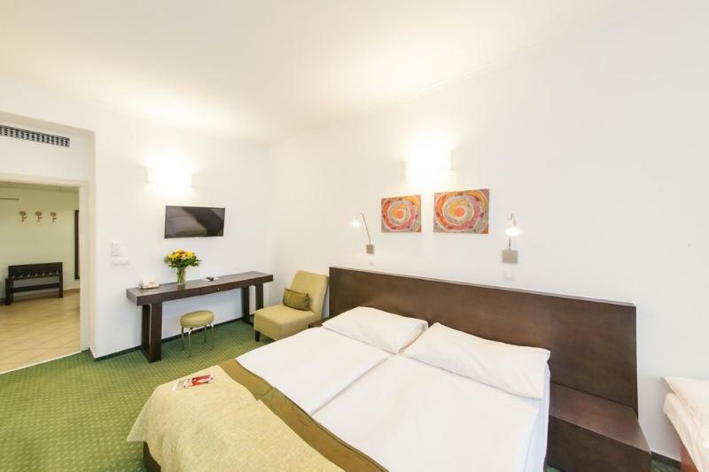 Hotel Vitkov Prague Exterior photo